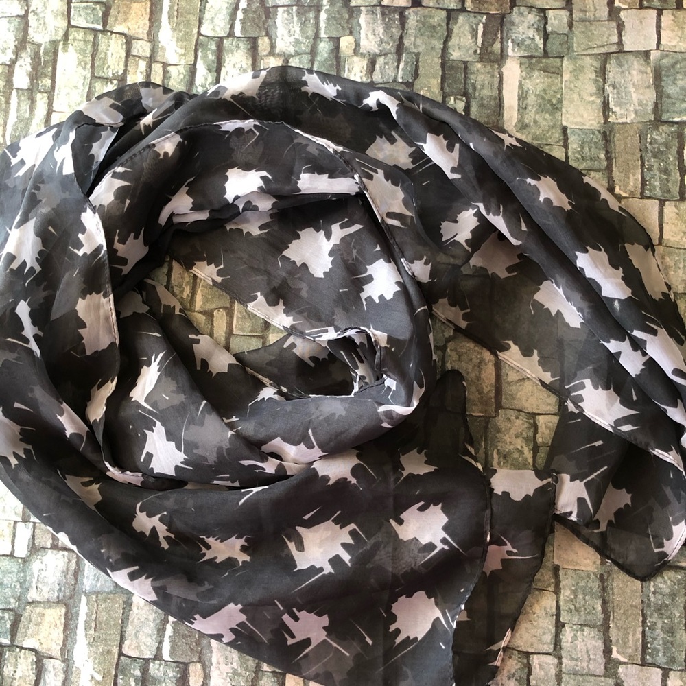 Blotch Pattern Scarf